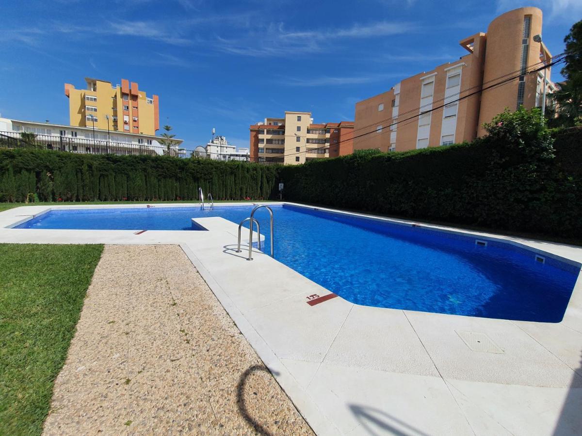 شقة Acogedor En La Carihuela Con Plaza De Garaje Garantizada! Sol Montemar توريمولينوس المظهر الخارجي الصورة