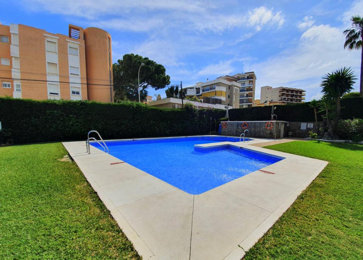 شقة Acogedor En La Carihuela Con Plaza De Garaje Garantizada! Sol Montemar توريمولينوس المظهر الخارجي الصورة